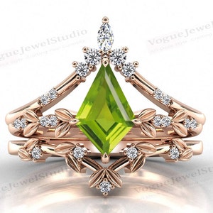 Art Deco Kite Shaped Peridot Engagement Ring Set 14k Rose Gold Peridot Leaf Style Wedding Ring Set Vintage Peridot 3 Piece Bridal Ring Set