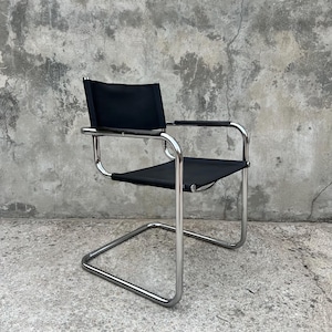 Sedia a sbalzo vintage in stile Bauhaus / Poltrona MG5 Matteo Grassi / Design classico in cromo e pelle