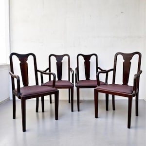 Set of 4 Vintage Dining Chairs | Mahogany Wood | Mid 20th Century | Queen Anne Revival
