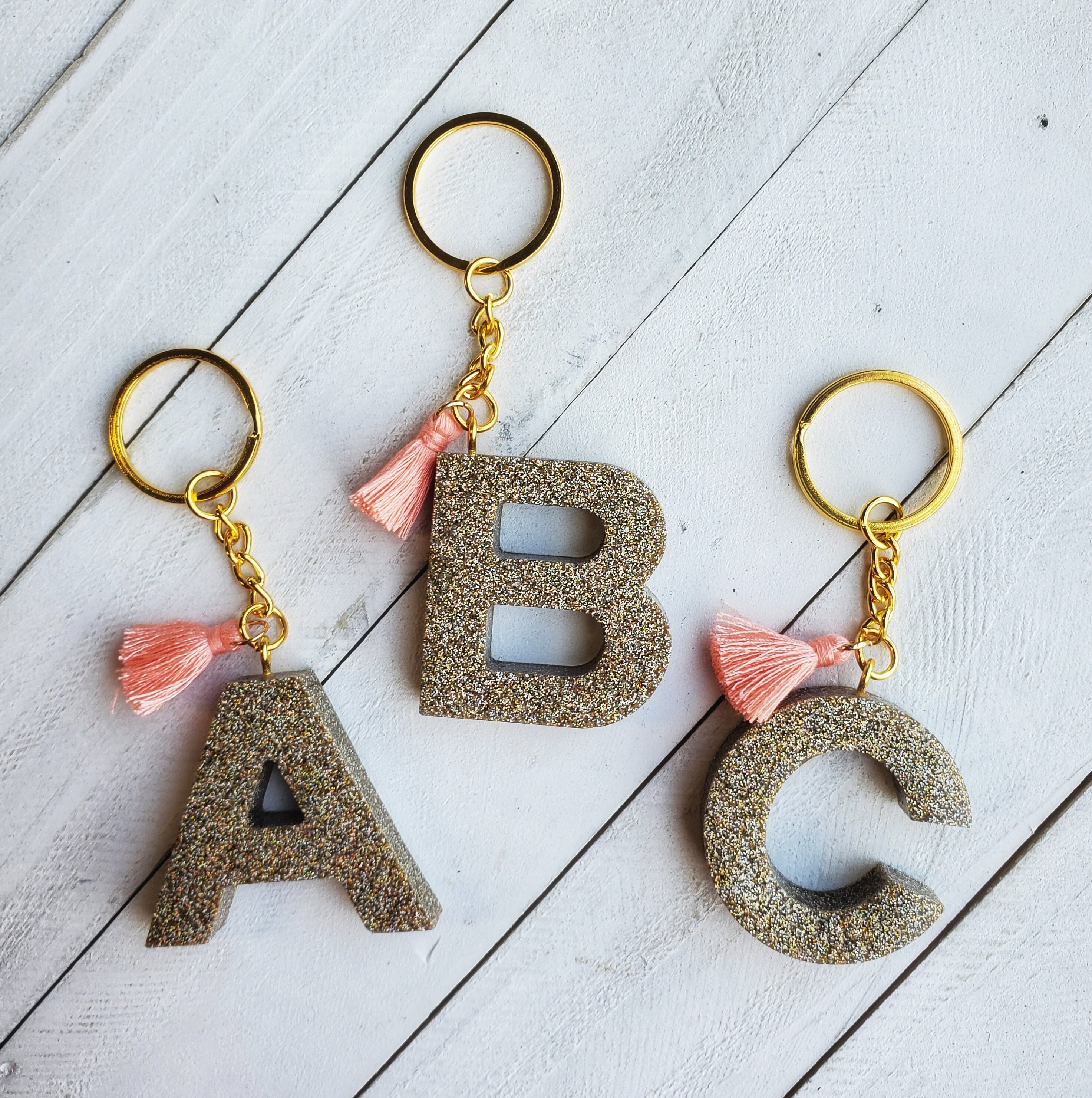 LidasCraftShop Initial Keychain, Personalized Resin Letter Keychain, Custom Letter Resin Keychain, Alphabet Keychain Resin, Shaker Keychain