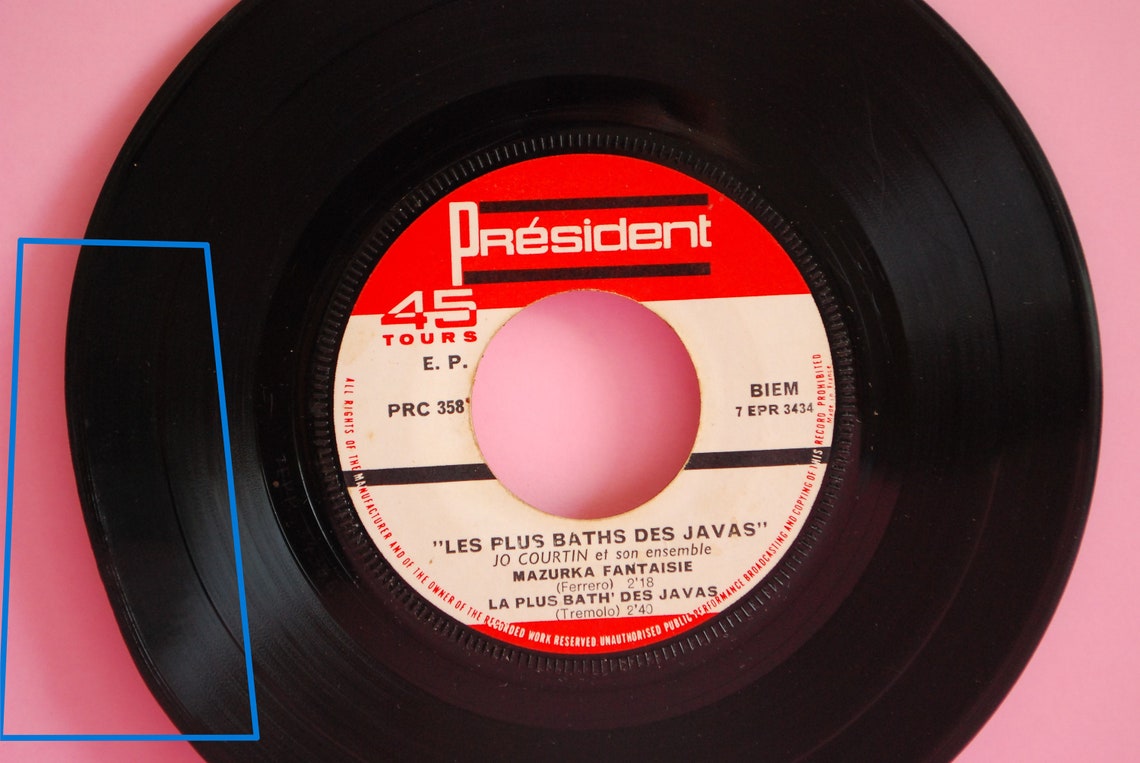 Jo Courtin Et Son Ensemble - Les Plus Baths Des Javas | Vinyl, 7", 45 RPM | Sixties ?? retro | **Warped record**, foto 3 di 5