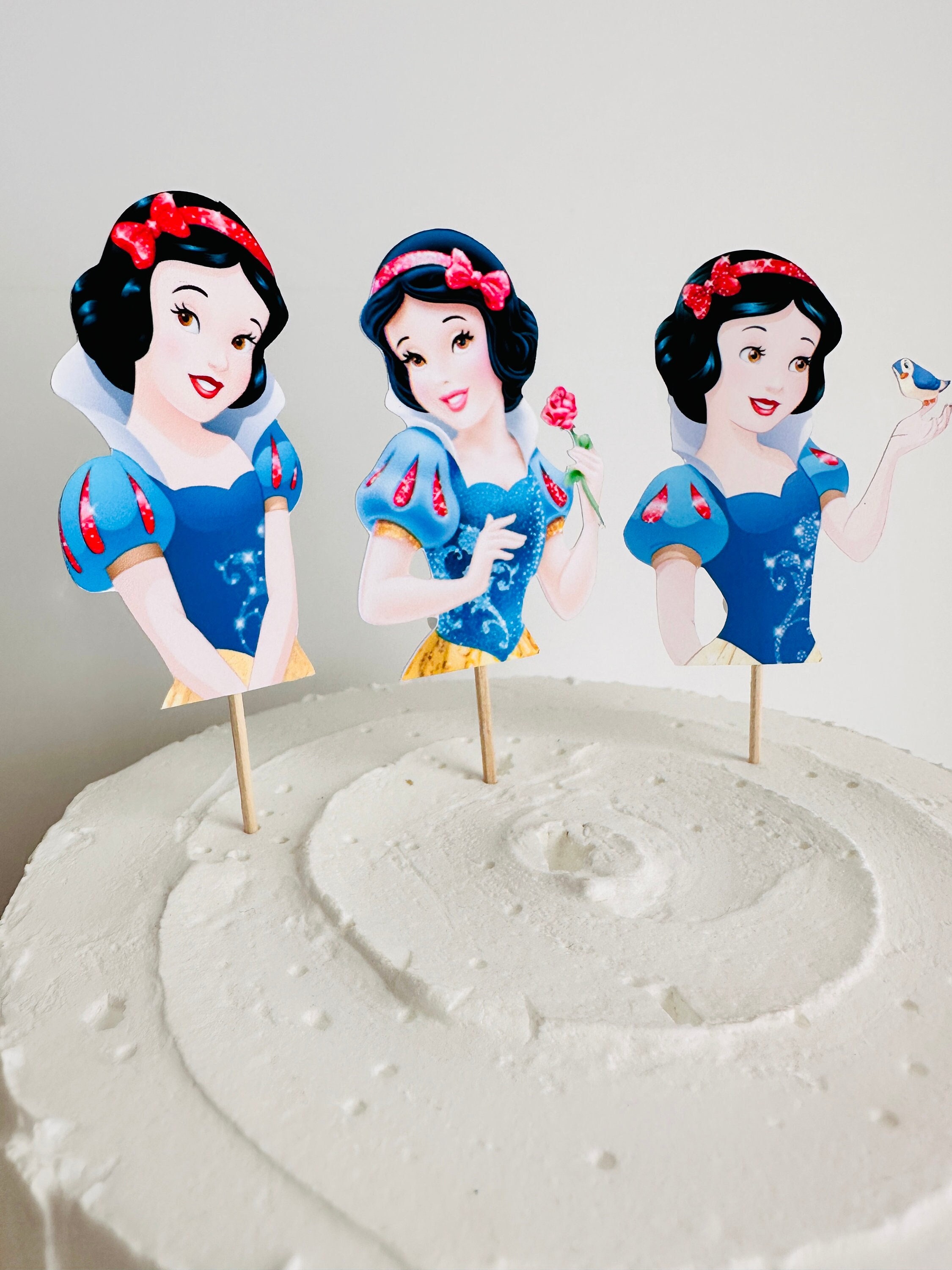 28-30 Edible Sugar Fondant Snowflakes Birthday Cake Cupcake Decorations  Toppers Baby Shower Home Baking Vegan 