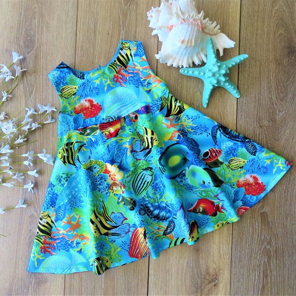 Reef Printed and Textured Draped Dress With a Raised Collar