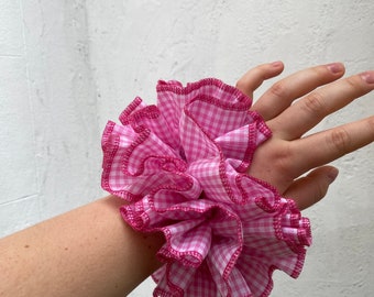 Scrucnhie con volantes / scrunchie de gingham rosa / scrunchie gigante / scrunchie xtra grande