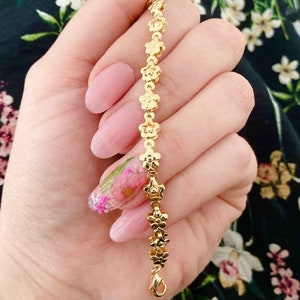 18k Gold Flower Bracelet, Delicate Floral Bracelet, Gift for Her
