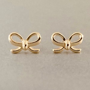 Dainty Gold Bow Earrings, 18K Gold Bow Earrings, Minimalist Jewellery, Cute Earrings, Dainty Knot Earrings, Knot Ribbon Earrings,