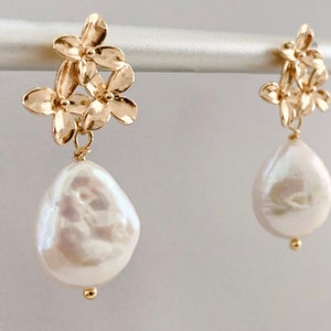 18K Gold Flower Pearl Drop Earrings, Baroque Pearl Earrings, Pearl Drop Earrings, Gift for Her image 3