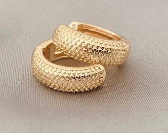 18K Gold Small Huggie Hoop Earrings, Everyday Earrings, Minimalist, Gift for Her