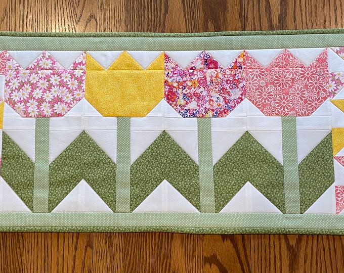 Quilted Spring Table Runner With Tulips and Pinwheels - Etsy