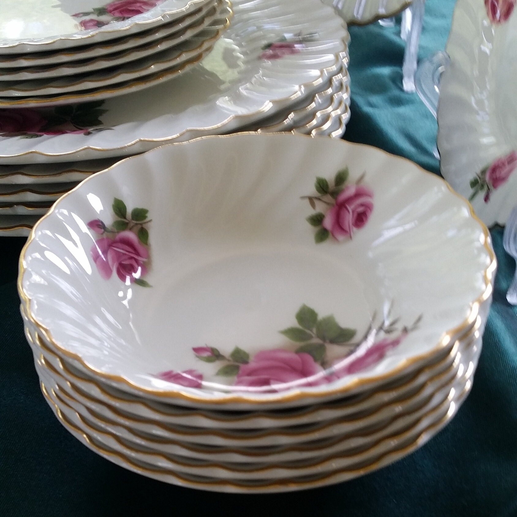 Johnson Bros Enchantment, 29 Piece Dinner for 6, Mid-century Snow