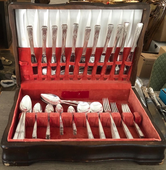 Vintage 1881 Rogers, Oneida Ltd. 86 Piece 'lady Drake' Silver