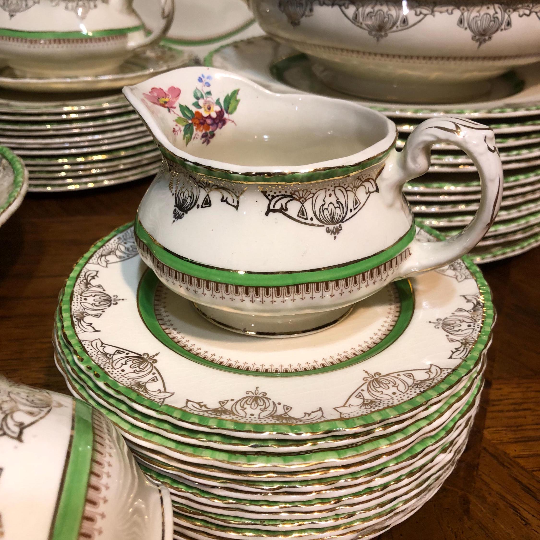 W.H. Grindley (creampetal), 1936-1954. 95 Pcs. Green Banding