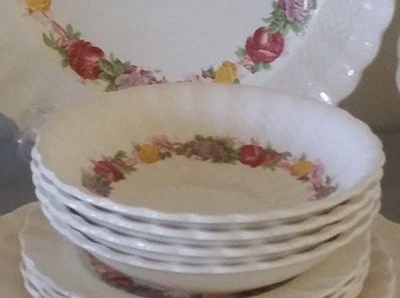 Copeland Spode Rose Briar 6 Piece Place Setting (4 Available