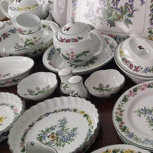 Royal Worcester Herbs Pattern, Vintage excellent condition, open stock