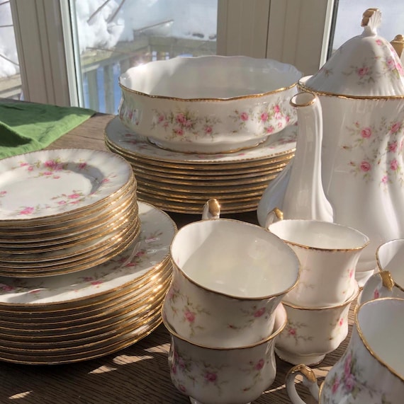 RARE Paragon Victoriana Rose, Vintage 88 Pc Dinner Service for 10