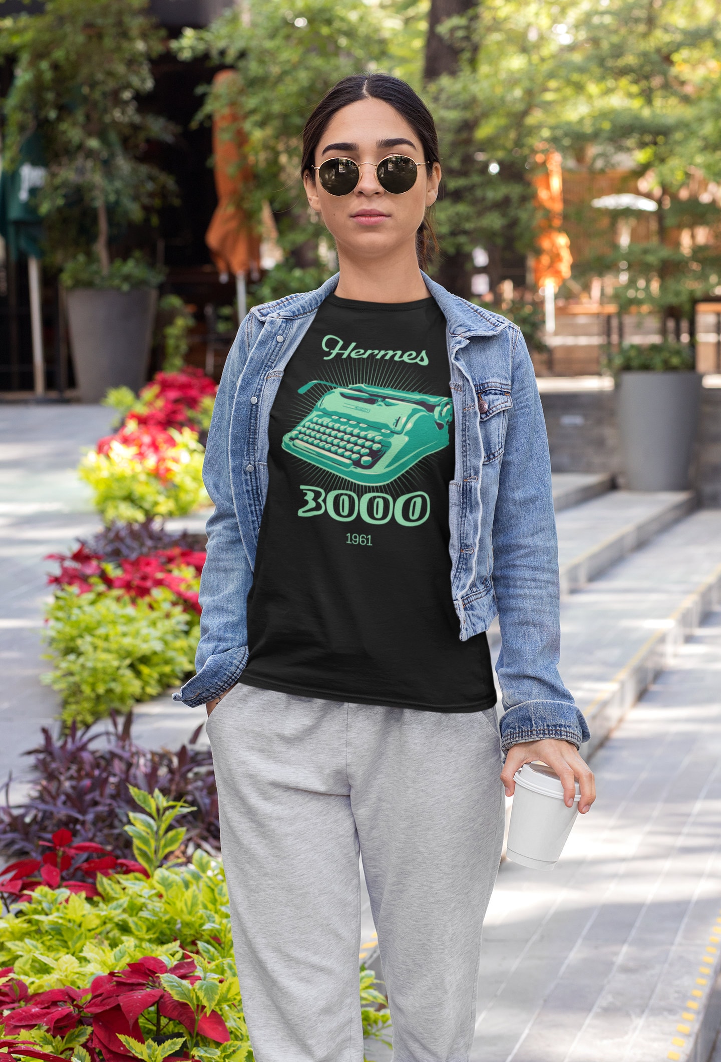 洗練美を引き立てる HERMES T-shirt droit cartouche Tシャツ Hermes women T-shirt white size 40