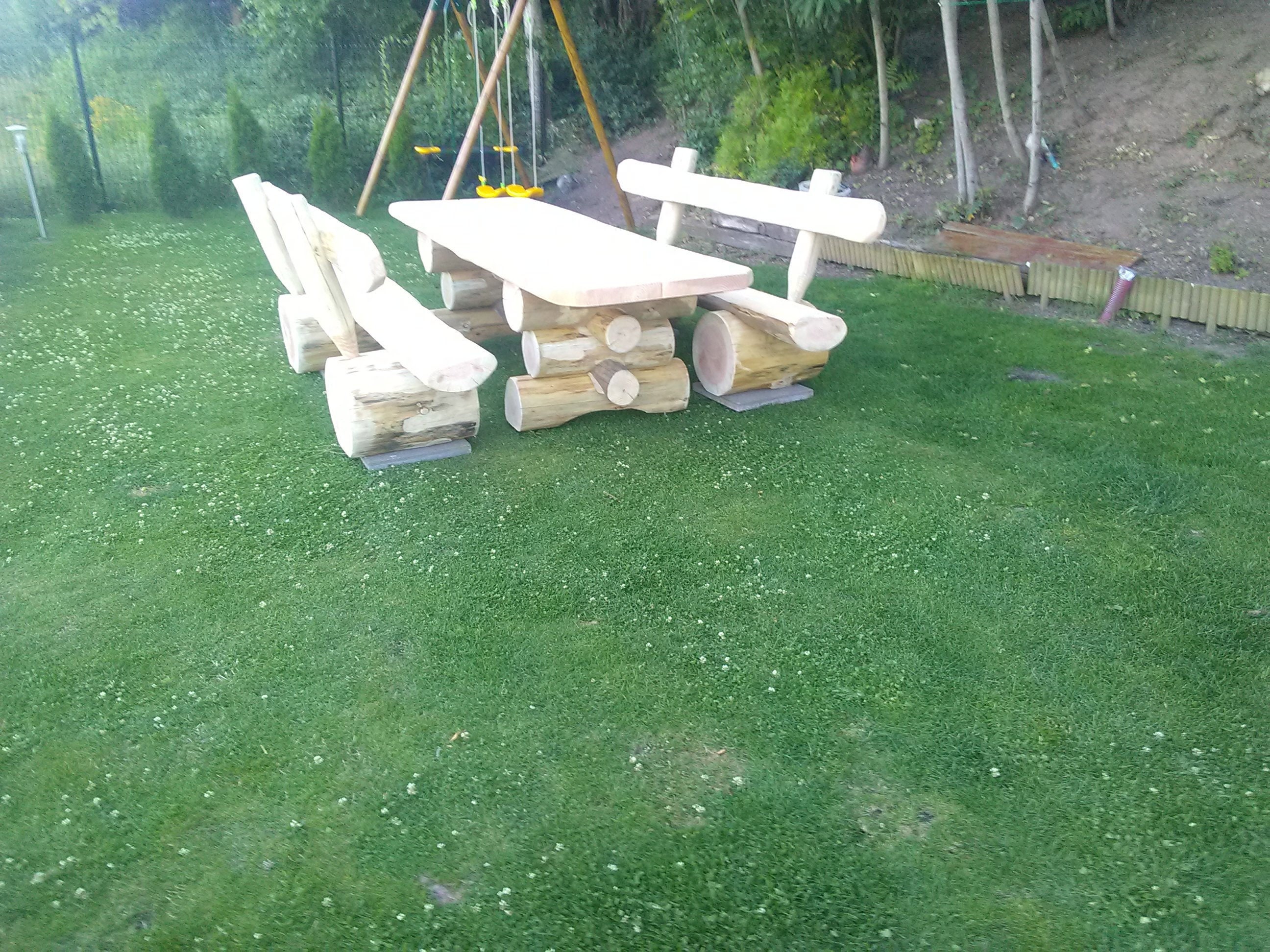 L.2M, Table en Bois Modèle Ours. Salon de Jardin Rondin Bois.