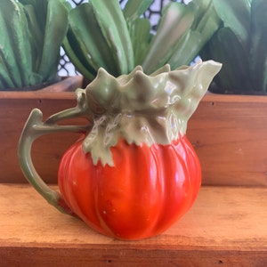 Vintage Royal Bayreuth Tomato leaf creamer