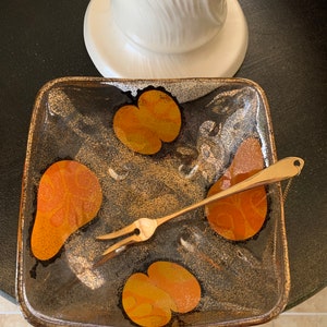 George Briard gold speck orange fruit bowl with attached fork