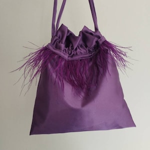 Borsa a Sacchetto con Piume Viola