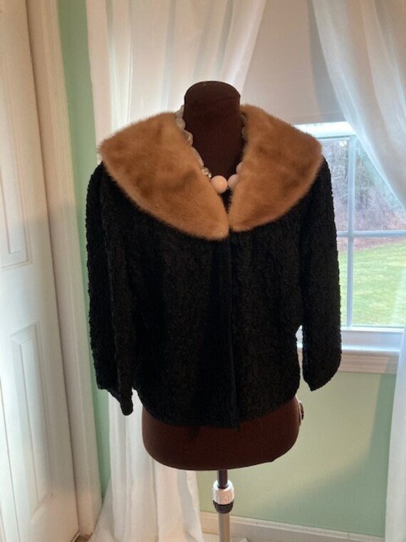 Classy short ribbon knit jacket with mink collar