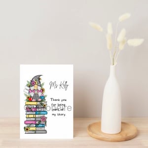 Tarjeta de agradecimiento de maestro personalizado, tarjeta de asistente de enseñanza, maestro de suministro, apreciación del maestro, gnomo, libros, tarjeta SNA,