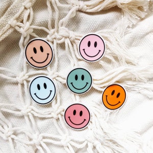 Happy Mini Sticker Pack, petit autocollant de téléphone, autocollant d'ordinateur portable, petit autocollant, autocollants roses, autocollant girly à la mode, autocollant de bouteille d'eau 6pcs