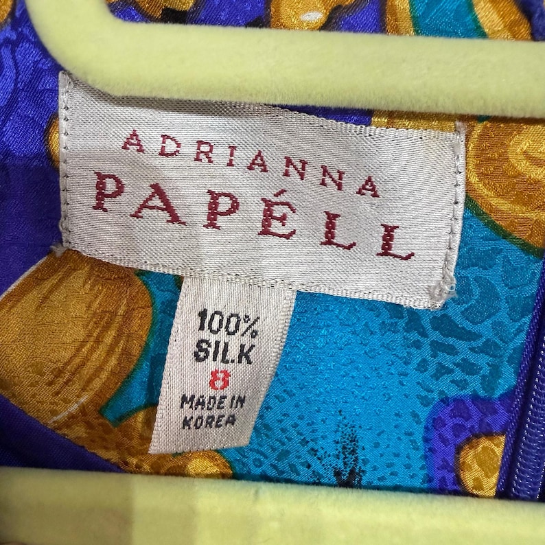 Abito Adrianna Papell 100% seta con stampa a foulard nei toni gioiello, taglia 8 immagine 5