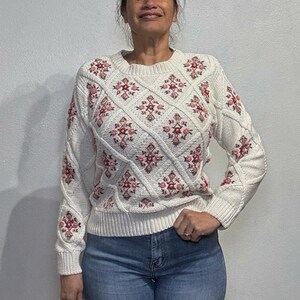 Work in Progress by Gladys Bagley White Floral Vintage Sweater Sz M