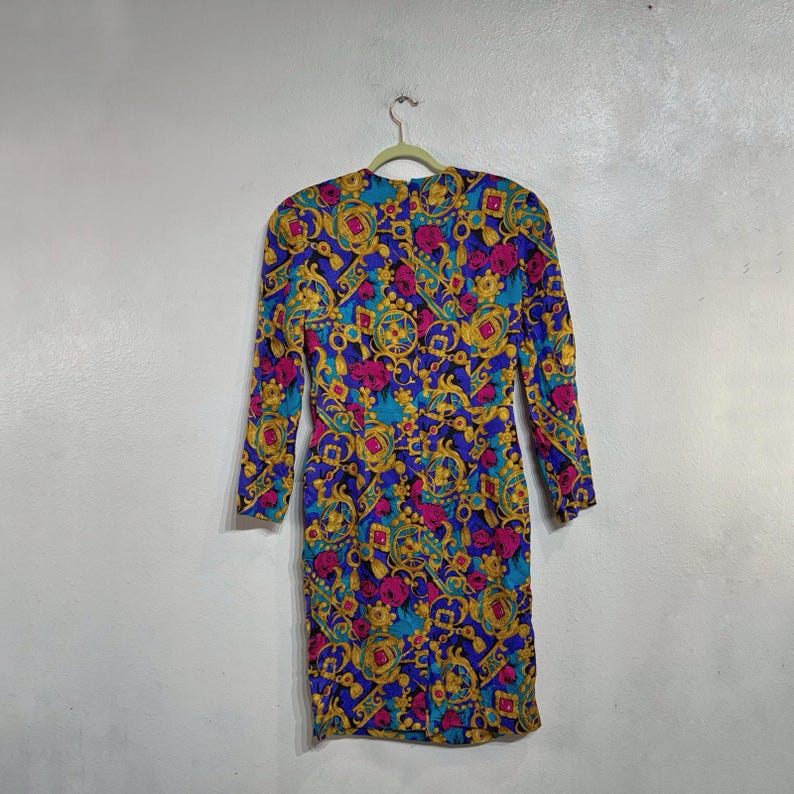 Abito Adrianna Papell 100% seta con stampa a foulard nei toni gioiello, taglia 8 immagine 9