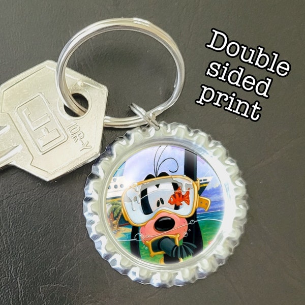 Goofy from Disney. Bottlecap keychain, keyring, bag charm, zipper pull kids, fish extender gift, memorabilia