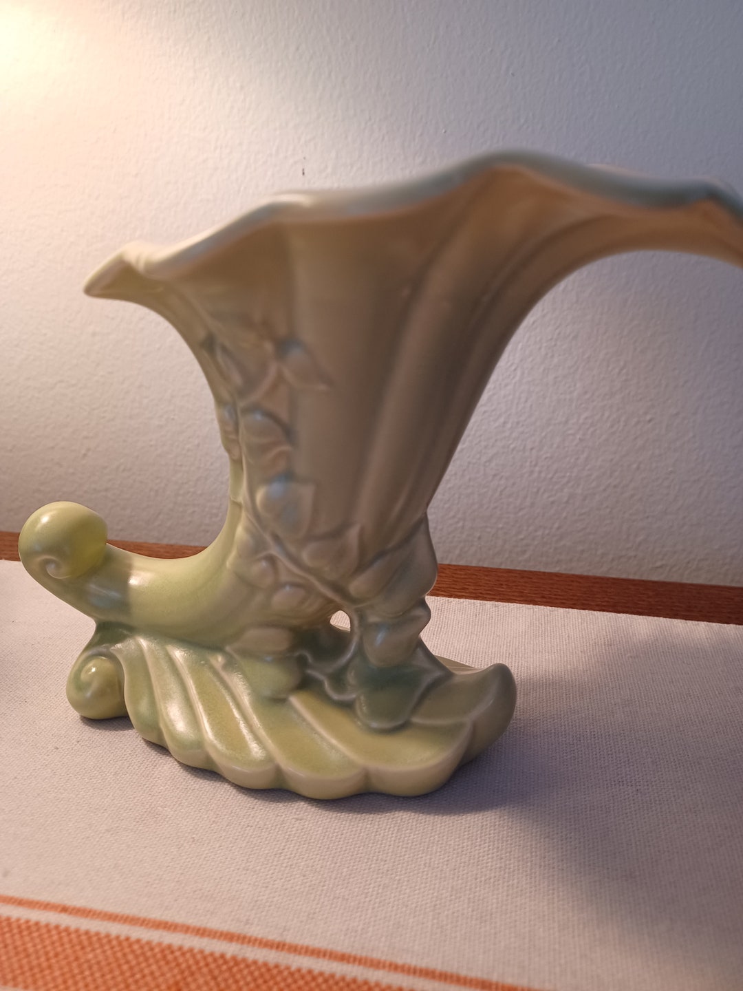 Red Wing Vintage Cornucopia Vase Etsy