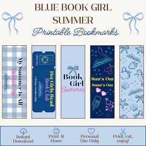 Puede incluir: Un conjunto de marcadores imprimibles con temas de verano. Los diseños incluyen un patrón de cuadros, un boleto, un lazo e ilustraciones de artículos de verano. El texto incluye "Blue Book Girl Summer" y "My Summer Is All Booked Up".