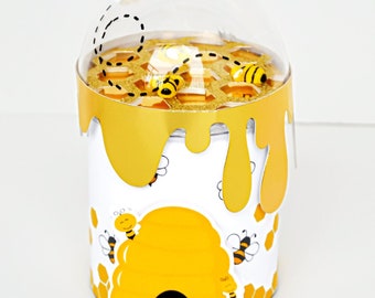 Mom to Bee babyshower bedankjes honingbij thema snack traktaties Pringles gepersonaliseerde decoratie