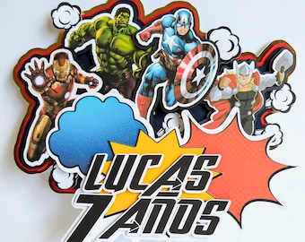 Adorno para pastel de superhéroes, decoración para fiesta temática de cómics, nombre y edad personalizados, centro de mesa para fiesta infantil con temática de los Vengadores.