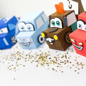 Cadeaux Voitures - Boîtes de bonbons et porte-gâteries | Articles de fête d'enfants personnalisés | Cadeaux d'anniversaire sur le thème des voitures - Lot de 4