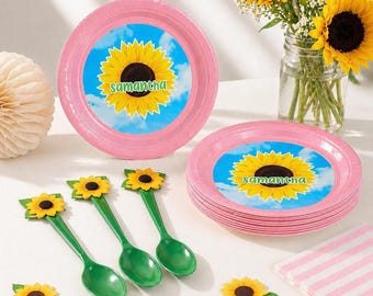 Platos de fiesta con diseño de girasoles, personalizados para el primer cumpleaños de niña, color rosa y amarillo. Vajilla con nombre personalizado para mesa de postres. Set de decoración para mesas de 6, 10 o 18 pulgadas.