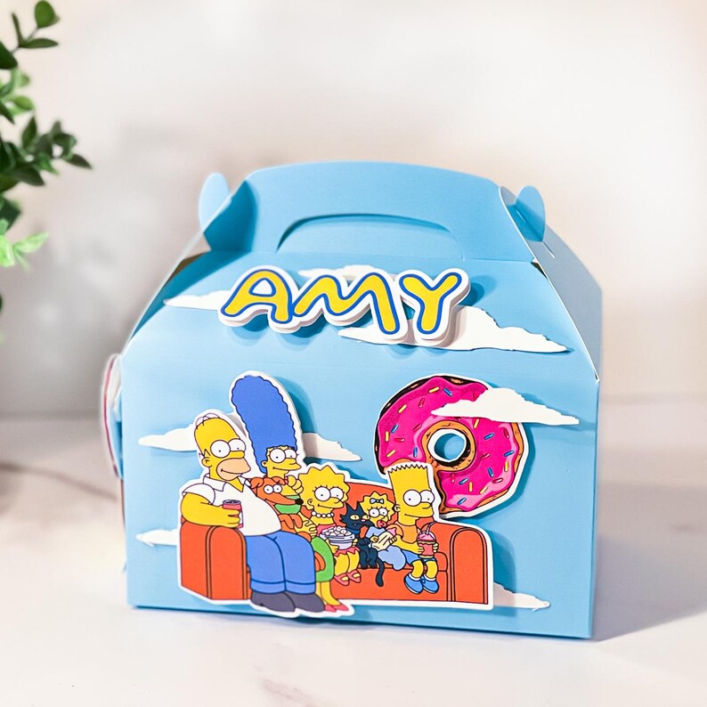 Caja de regalo personalizada con forma de casita para fiestas de Los Simpson, temática colorida de cumpleaños - Cartulina resistente, artículos de fiesta infantil con nostalgia de los 80, listos para llenar. imagen 3