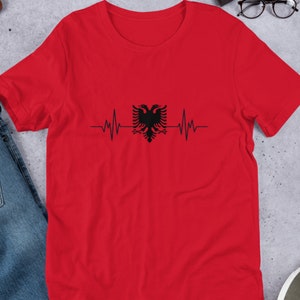 Camisa albanesa de latido del corazón, camiseta gráfica, camisa albanesa, águila albanesa, camiseta gráfica para mujer para hombre, regalo albanés