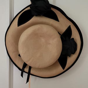1940s Custommade Straw Sun Hat with Velvet Bow and Flowers