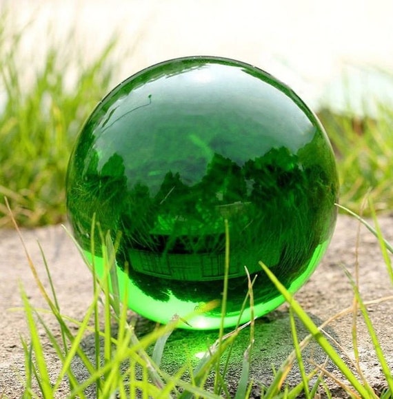 Bola de Cristal ~ Crystal Ball  Glass paperweights, Stones and