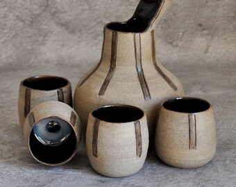 Ensemble de pichet de service et 3 tasses en céramique fait main / Carafe / Carafe à eau de chevet en céramique / Pichet avec 3 tasses / Ensemble de pichet à vin en céramique