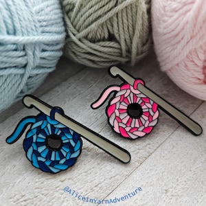 Crochet Hook with Yarn Pin| Enamel Crochet hook pin| Enamel pin