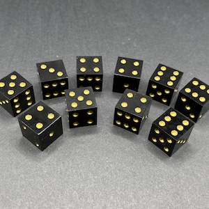 4 or 8 Black and Gold d6&#39;s!