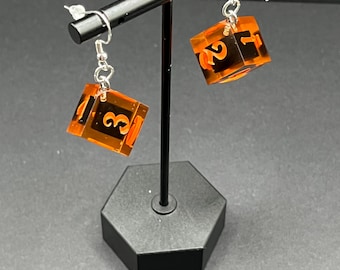 Pendientes de dados personalizados