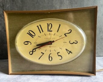 Vintage Mid-Century Bakelite General Electric Desk Clock