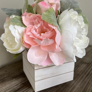 Floral arrangement, Centerpiece for dining table, Floral centerpiece, Rustic peonies centerpiece, Shabby chic centerpiece for table