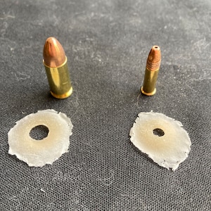 SFX prothetische Einschussloch. 9mm gewickelt + 22mm gewickelt