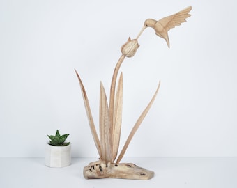Colibrí de madera alimentándose de una flor 9.8 "pulgada - 30 cm, escultura hecha a mano, figura de talla de madera, estatua de pájaro, cumpleaños, regalo de fin de año