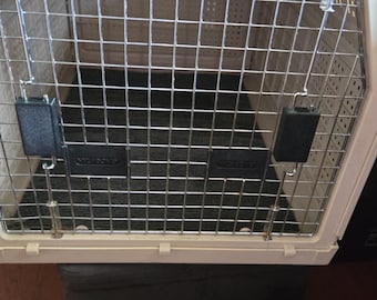 Set of Replacement Latch Covers for Nylabone Kennels (Pair)